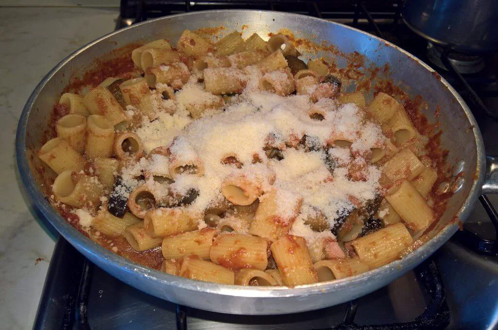 Mezzemaniche melanzane e patate